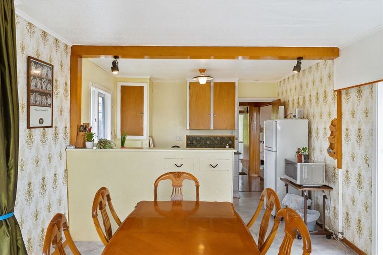 Photo of property in 582 Beach Road, Rothesay Bay, Auckland, 0630