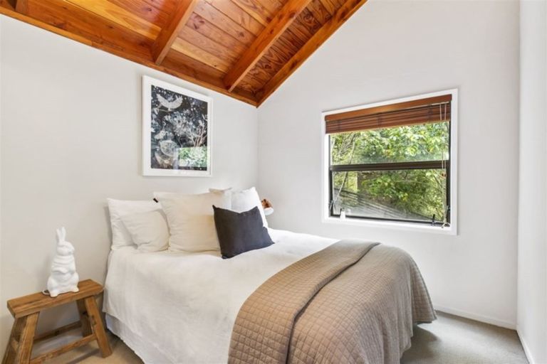 Photo of property in 2 Menear Lane, Hillcrest, Auckland, 0627
