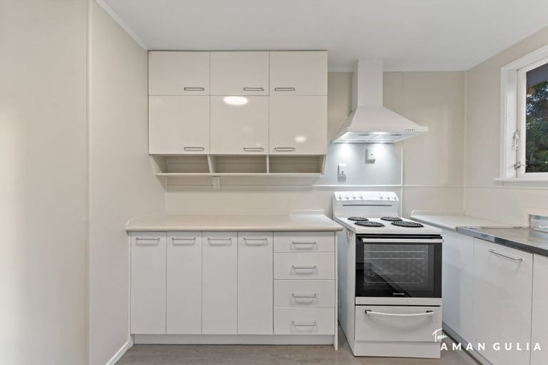 Photo of property in 18 Grandison Crescent, New Lynn, Auckland, 0600