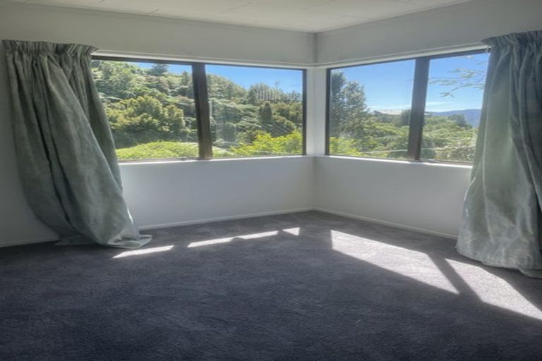 Photo of property in 1/126 Tirohanga Road, Tirohanga, Lower Hutt, 5010