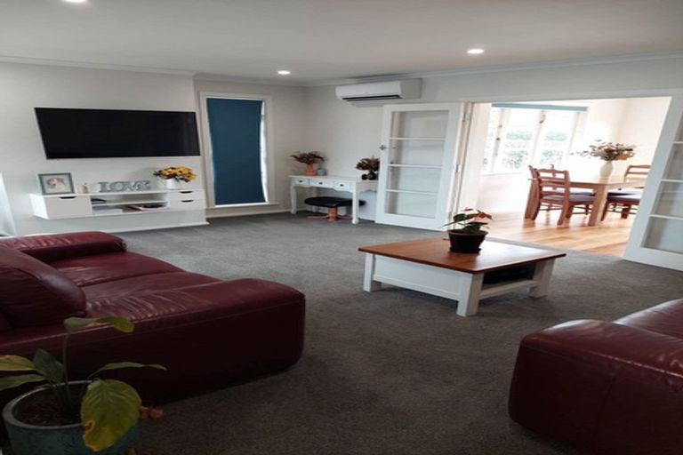 Photo of property in 15 Argyle Grove, Trentham, Upper Hutt, 5018