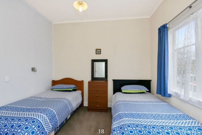 Photo of property in 18 Somerset Avenue, Newtown, Wellington, 6021