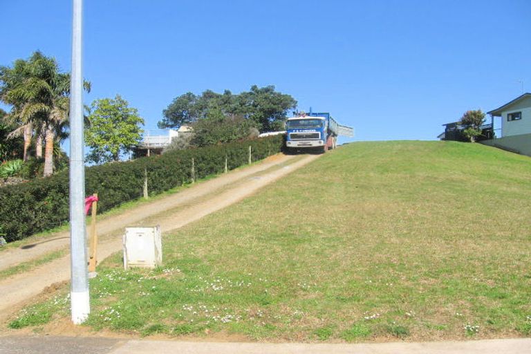 Photo of property in 14 Pohutukawa Grove, Whitianga, 3510