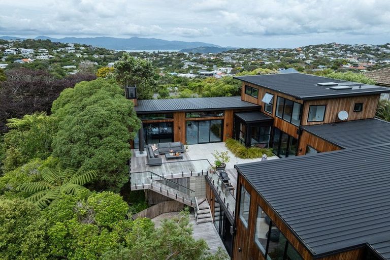 Photo of property in 17 Kim Street, Khandallah, Wellington, 6035