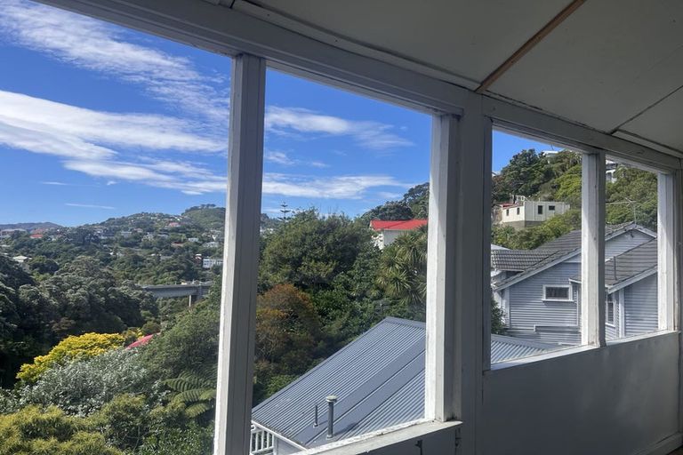 Photo of property in 37 Raroa Road, Kelburn, Wellington, 6012