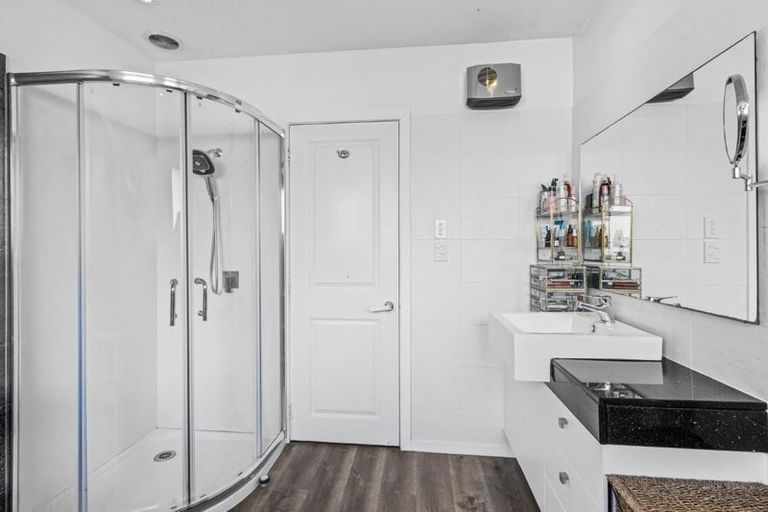 Photo of property in 20 Oriana Crescent, Hornby, Christchurch, 8042