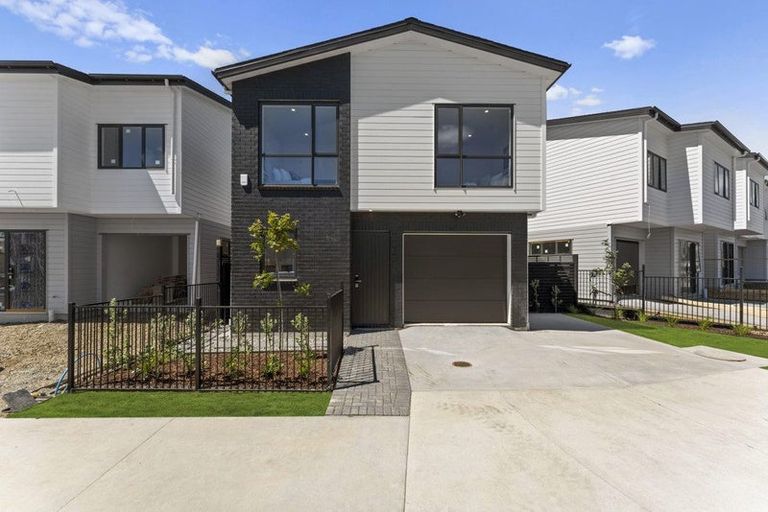 Photo of property in 11 Greenbrier Street, Westgate, 0814