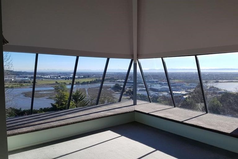 Photo of property in 2 Hobday Lane, Mount Pleasant, Christchurch, 8081