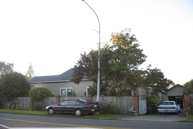 Photo of property in 129 Raumati Road, Raumati Beach, Paraparaumu, 5032