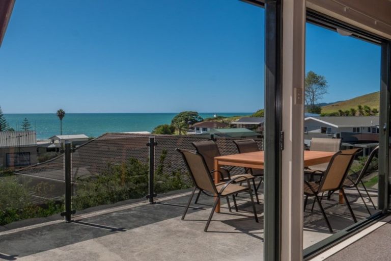 Photo of property in 33 Stratford Drive, Cable Bay, 0420