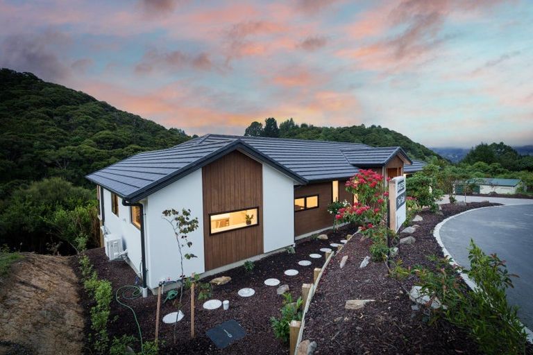 Photo of property in 17 Freyberg Road, Fairfield, Dunedin, 9018