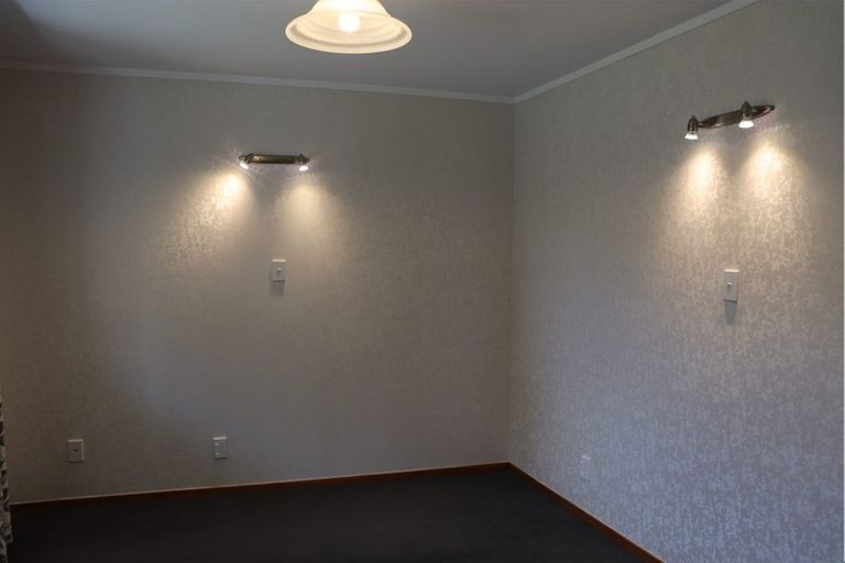 Photo of property in 42-44 David Crescent, Karori, Wellington, 6012