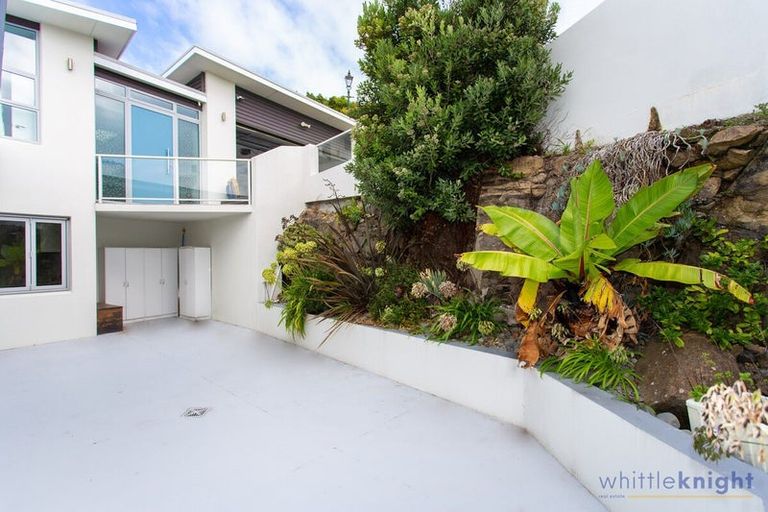 Photo of property in 2 Redcliffs View Lane, Redcliffs, Christchurch, 8081