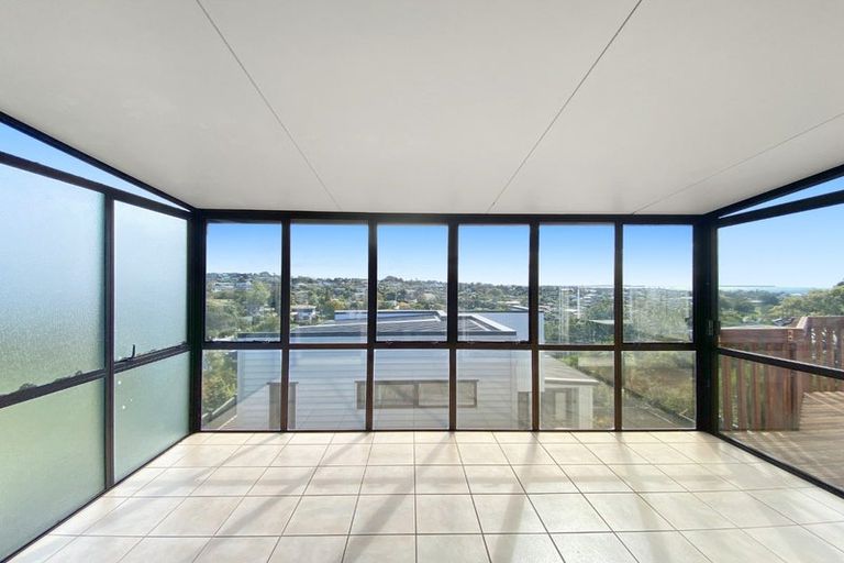 Photo of property in 20 Galaxy Drive, Mairangi Bay, Auckland, 0630