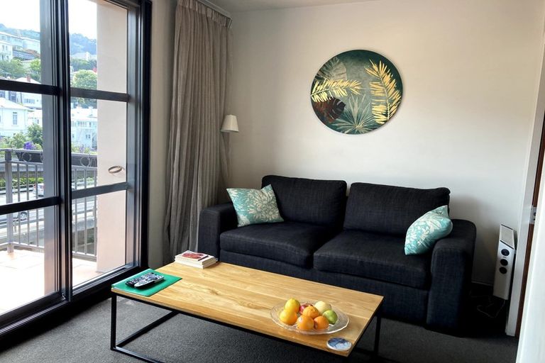 Photo of property in Atrium Towers, 4n/154 The Terrace, Wellington Central, Wellington, 6011