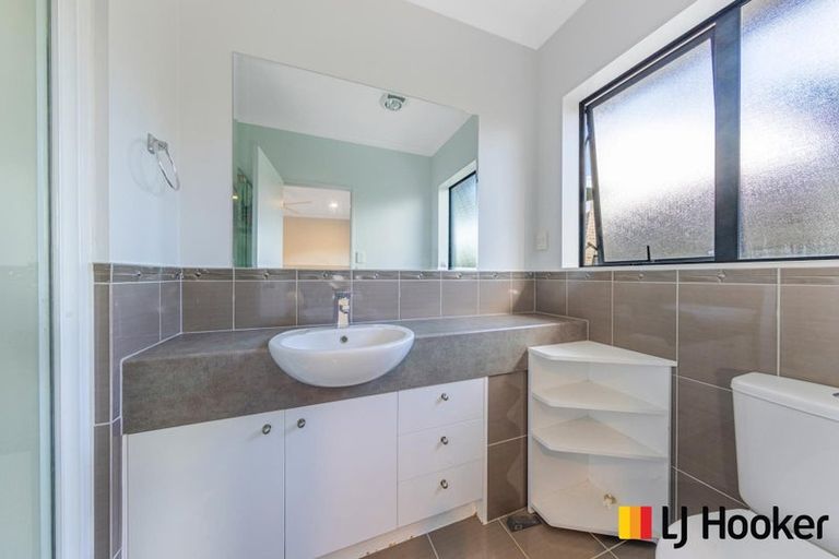 Photo of property in 27 Girvan Terrace, Wattle Downs, Auckland, 2103