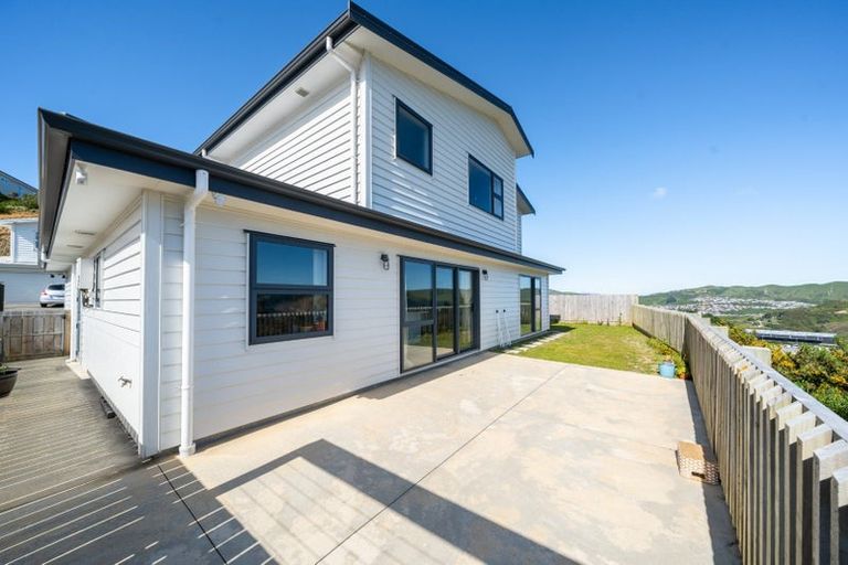 Photo of property in 9 Antigua Way, Grenada Village, Wellington, 6037