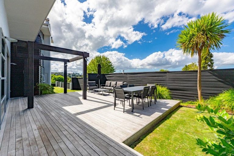 Photo of property in 357 Royal Road, Massey, Auckland, 0614