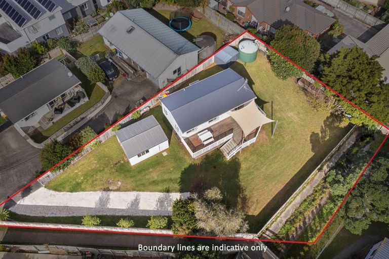 Photo of property in 48 Zealandia Road, Manly, Whangaparaoa, 0930