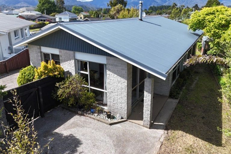 Photo of property in 26 Disraeli Street, Westport, 7825