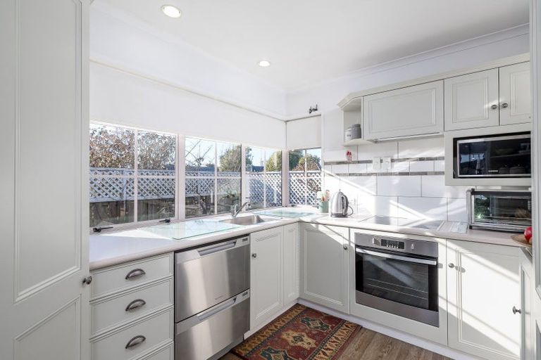 Photo of property in 17 Churchill Place, Waimate, 7924