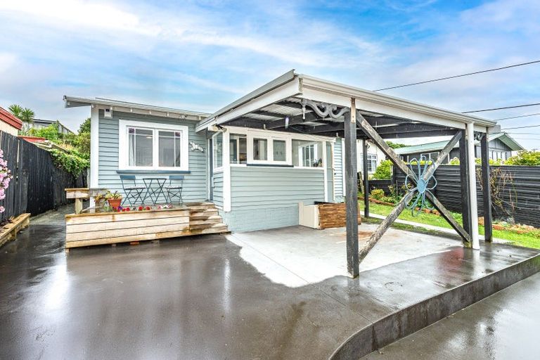 Photo of property in 40 Karaka Street, Castlecliff, Whanganui, 4501