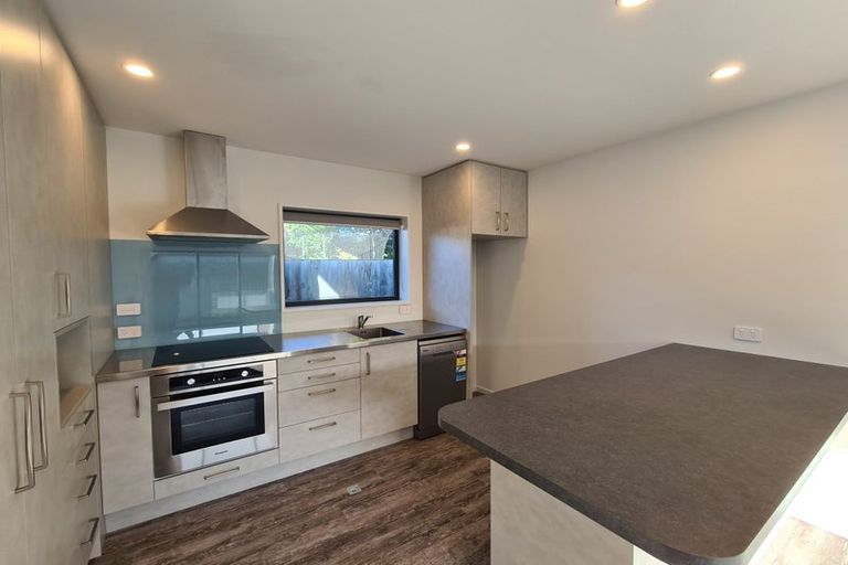 Photo of property in 4/11 Defoe Place, Waltham, Christchurch, 8023