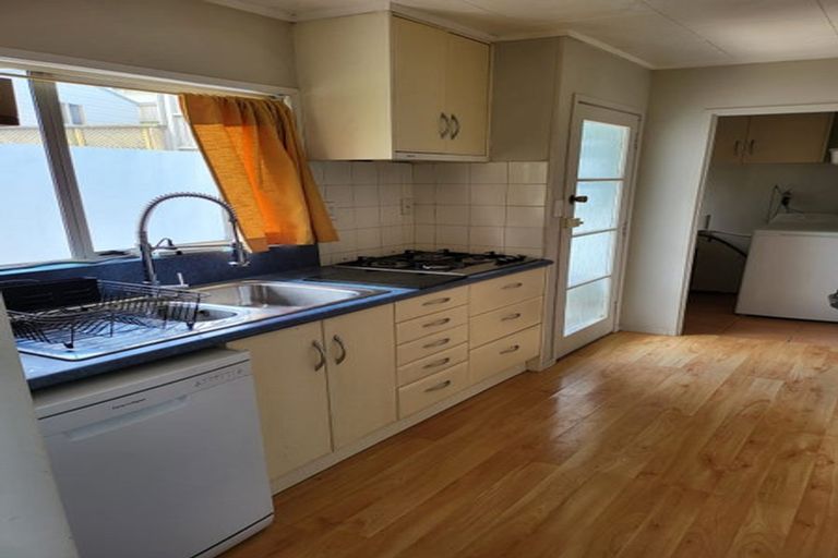 Photo of property in 7 Palmetto Place, Goodwood Heights, Auckland, 2105