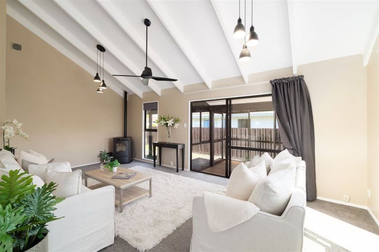 Photo of property in 20 Sawtell Place, Northcote, Christchurch, 8052