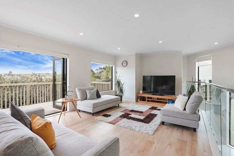 Photo of property in 27 Aditi Close, Massey, Auckland, 0614