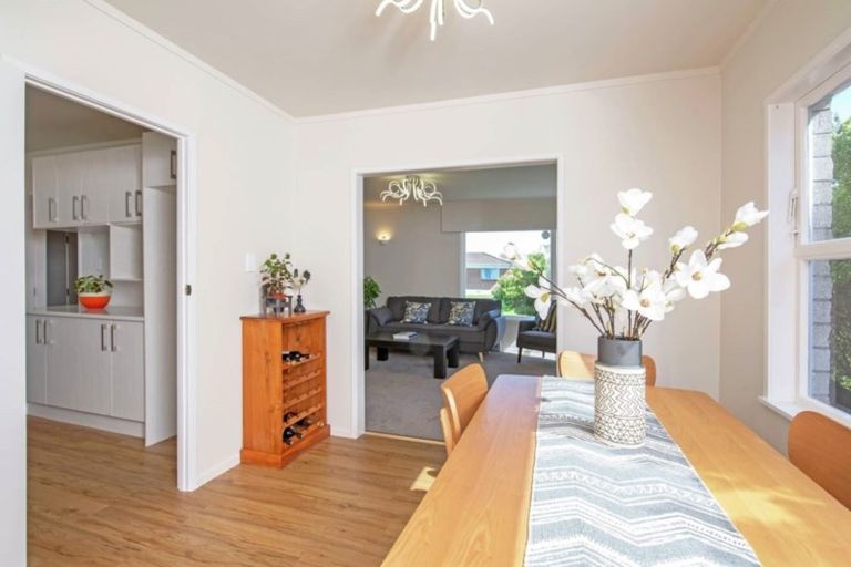 Photo of property in 9 Vanbrugh Place, Bucklands Beach, Auckland, 2014