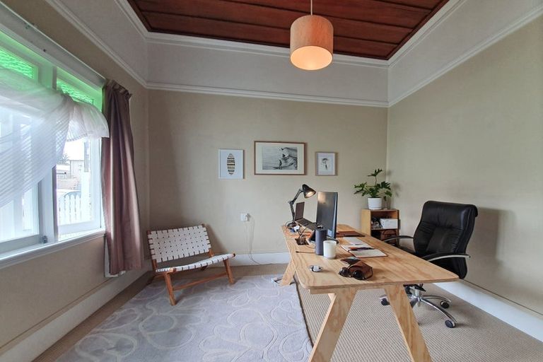 Photo of property in 12 Sale Street, Napier South, Napier, 4110