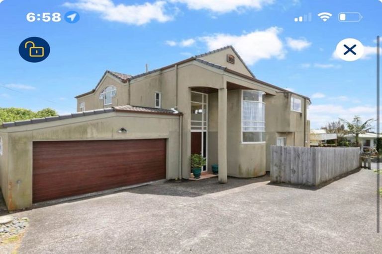 Photo of property in 2/991 Beach Road, Torbay, Auckland, 0630