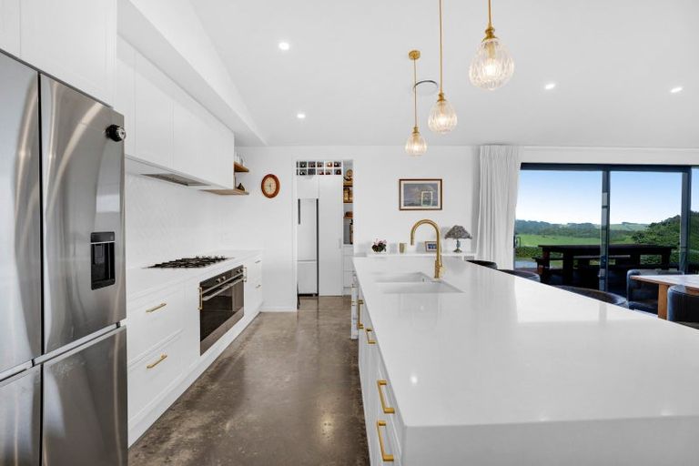 Photo of property in 956 Richmond Road, Lepperton, New Plymouth, 4373