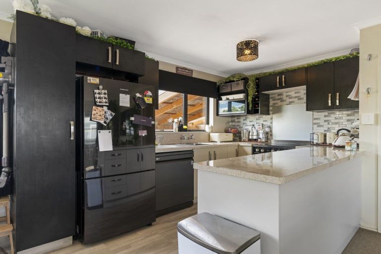 Photo of property in 5 Coromandel Court, Roslyn, Palmerston North, 4414