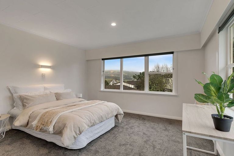 Photo of property in 48 Ernest Street, Ranui, Porirua, 5024