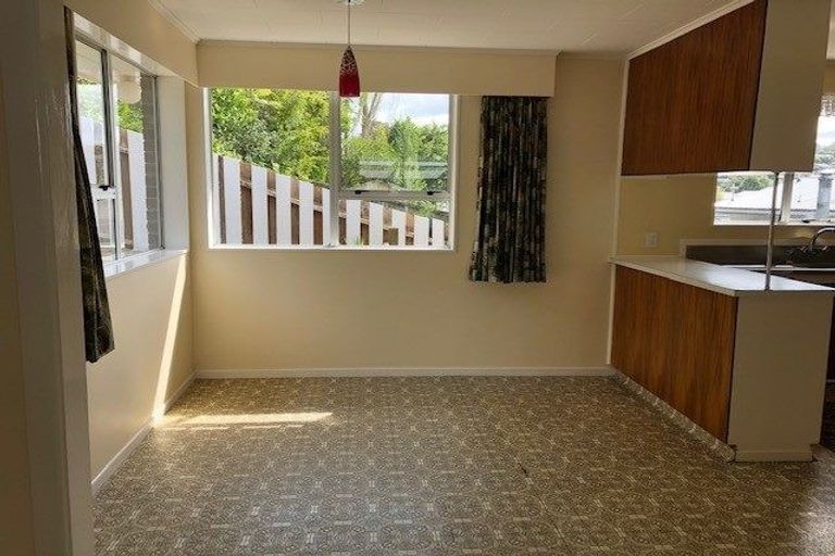 Photo of property in 55 Norana Road, Timberlea, Upper Hutt, 5018