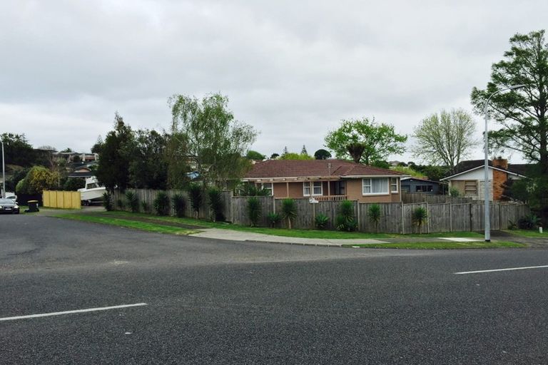 Photo of property in 32 Cardiff Road, Pakuranga, Auckland, 2010