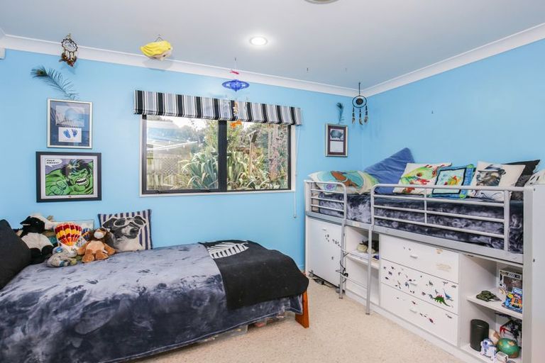 Photo of property in 20 Oratia Drive, Glen Eden, Auckland, 0602