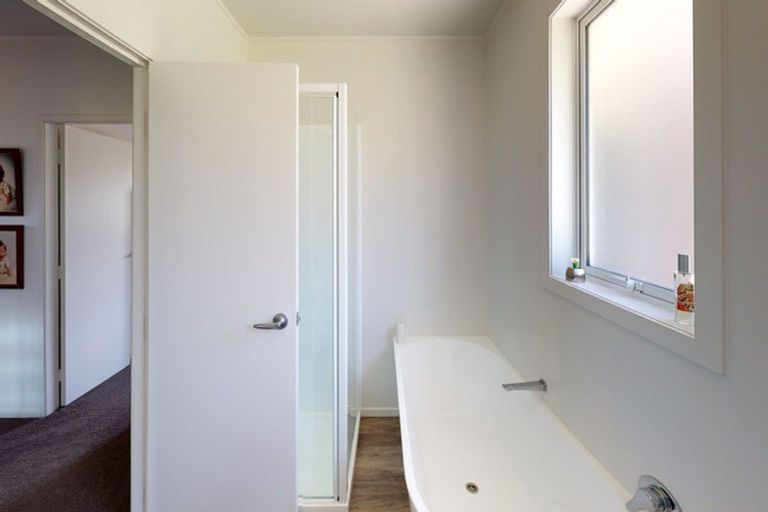 Photo of property in 29 Stephen Street, Johnsonville, Wellington, 6037