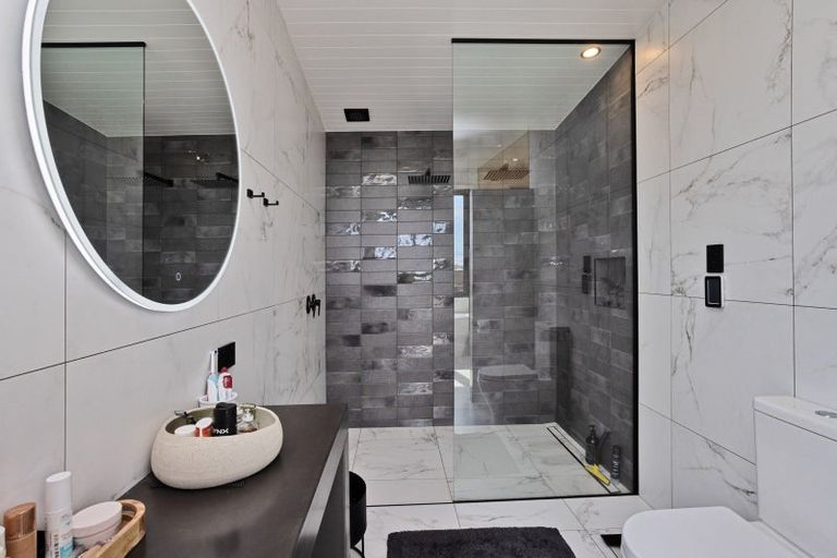 Photo of property in 68 Sunrise Drive, Seaward Bush, Invercargill, 9812