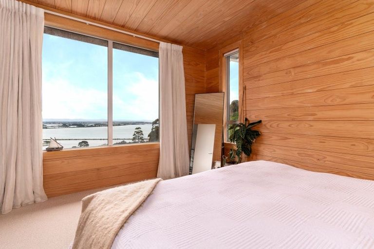 Photo of property in 5 Rifleman Lane, Redcliffs, Christchurch, 8081