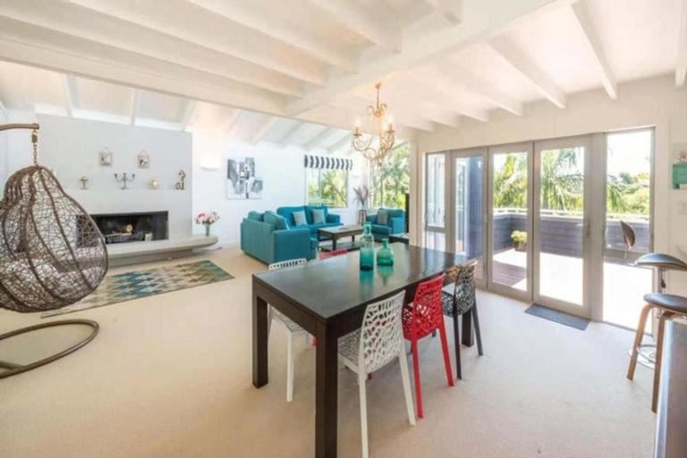 Photo of property in 12 Taumata Road, Castor Bay, Auckland, 0620