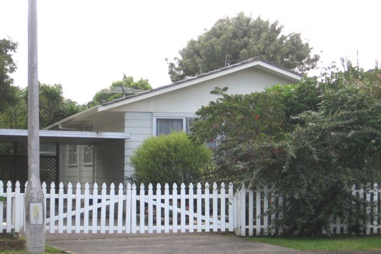 Photo of property in 27 Mawney Road, Henderson, Auckland, 0610