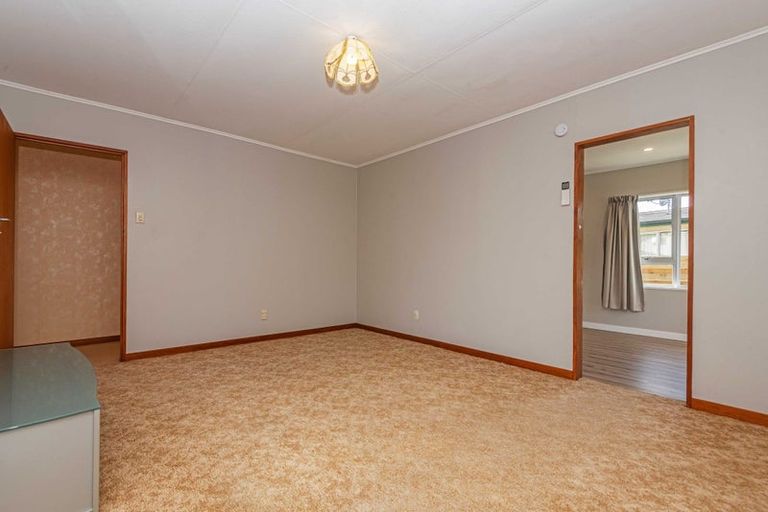 Photo of property in 38 Abraham Crescent, Milson, Palmerston North, 4414