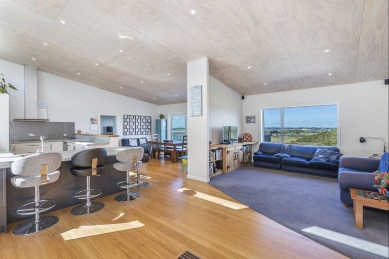 Photo of property in 186 Gervin Road, Wainui, Silverdale, 0992