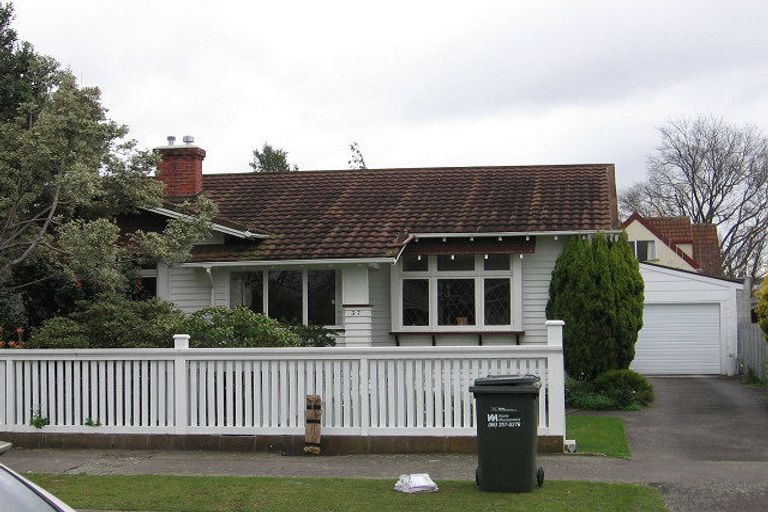 Photo of property in 37 Dahlia Street, Palmerston North, 4410