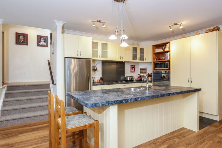 Photo of property in 20 Oratia Drive, Glen Eden, Auckland, 0602