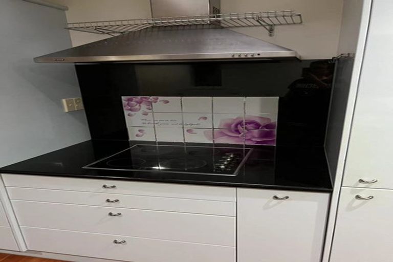 Photo of property in 10 Orinda Close, Botany Downs, Auckland, 2010