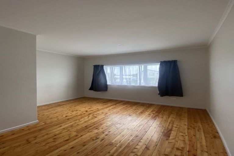 Photo of property in 33 Wharf Road, Te Atatu Peninsula, Auckland, 0610